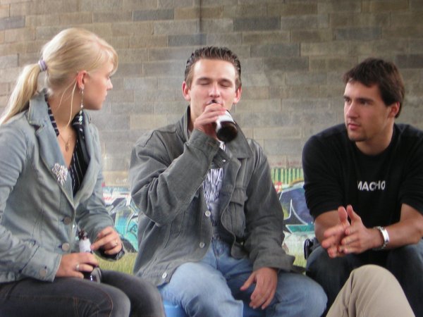 TNWChat1042